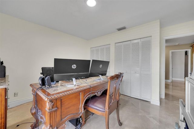 1581 NW 100th Way, Plantation, FL 33322