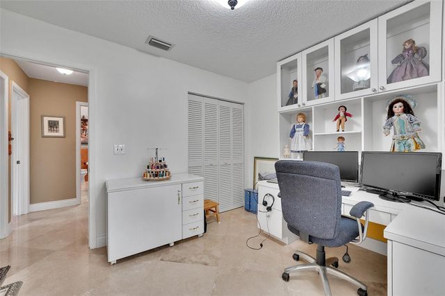 1581 NW 100th Way, Plantation, FL 33322