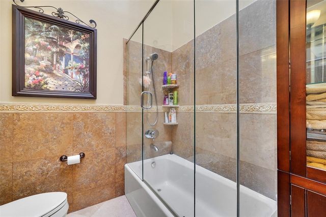 1581 NW 100th Way, Plantation, FL 33322