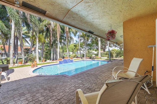 1581 NW 100th Way, Plantation, FL 33322