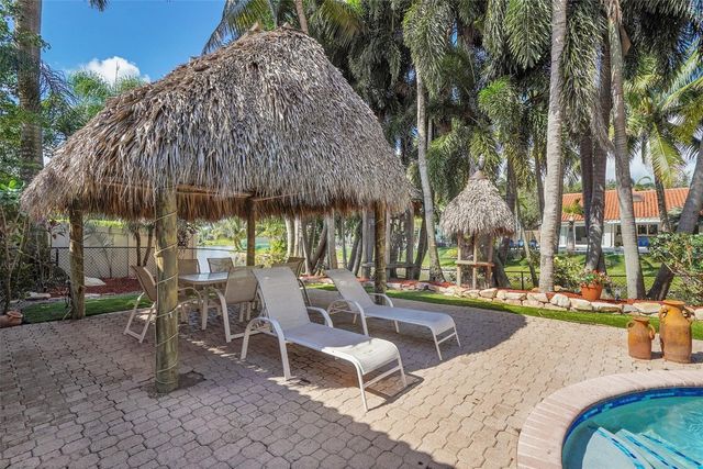 1581 NW 100th Way, Plantation, FL 33322