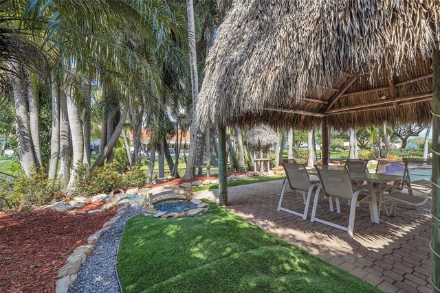 1581 NW 100th Way, Plantation, FL 33322