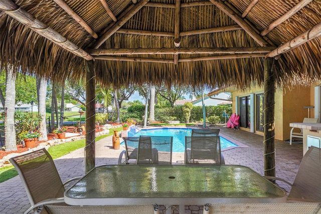 1581 NW 100th Way, Plantation, FL 33322