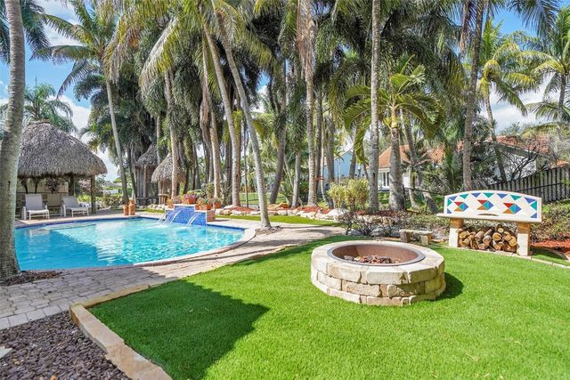 1581 NW 100th Way, Plantation, FL 33322