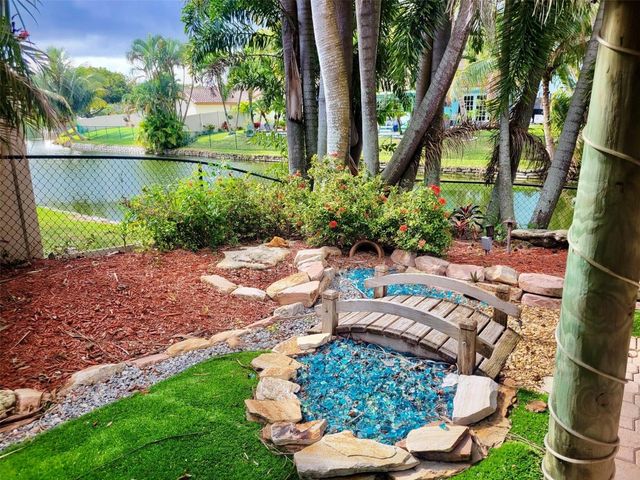 1581 NW 100th Way, Plantation, FL 33322