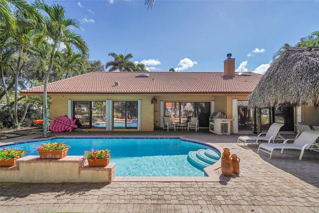 1581 NW 100th Way, Plantation, FL 33322