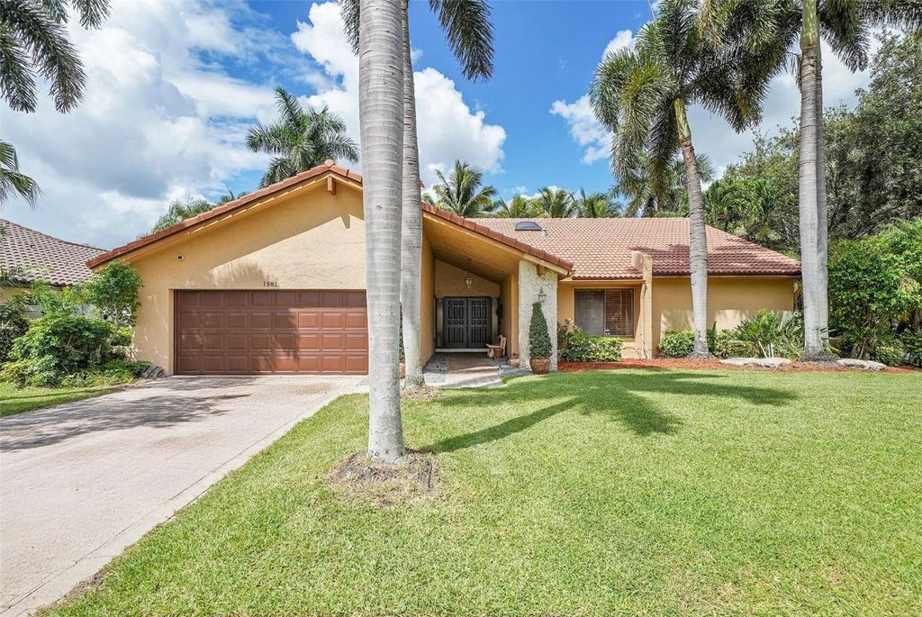 1581 NW 100th Way, Plantation, FL 33322