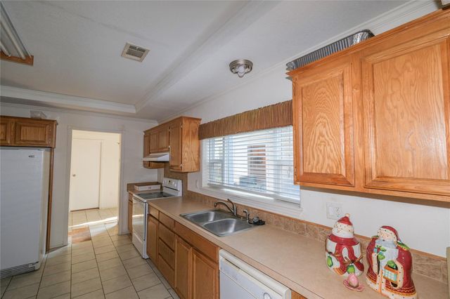 174 W Creek, Trinity, TX 75862