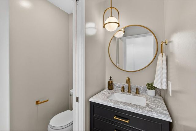 2595 American River Dr, Sacramento, CA 95864