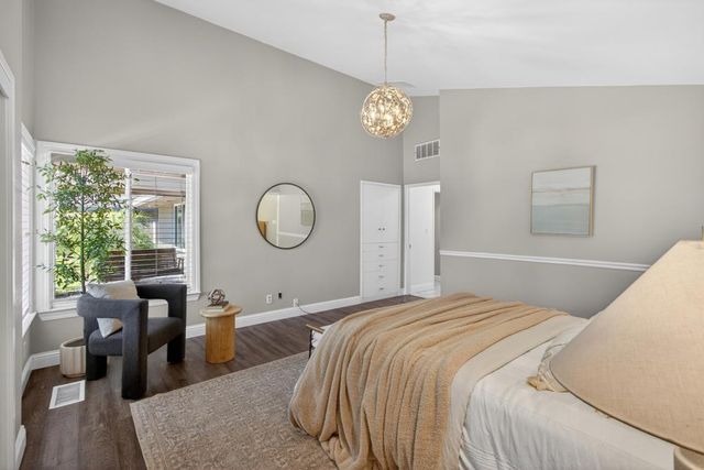 2595 American River Dr, Sacramento, CA 95864