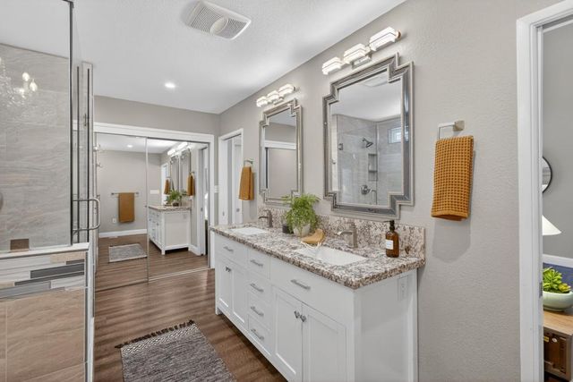 2595 American River Dr, Sacramento, CA 95864