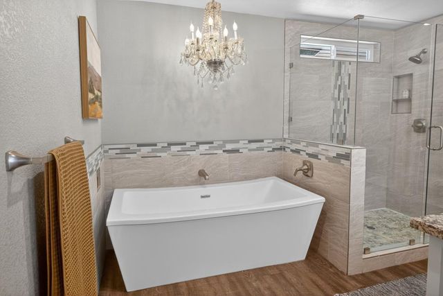 2595 American River Dr, Sacramento, CA 95864