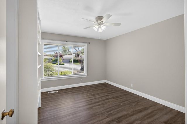 2595 American River Dr, Sacramento, CA 95864