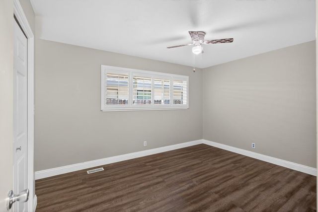 2595 American River Dr, Sacramento, CA 95864