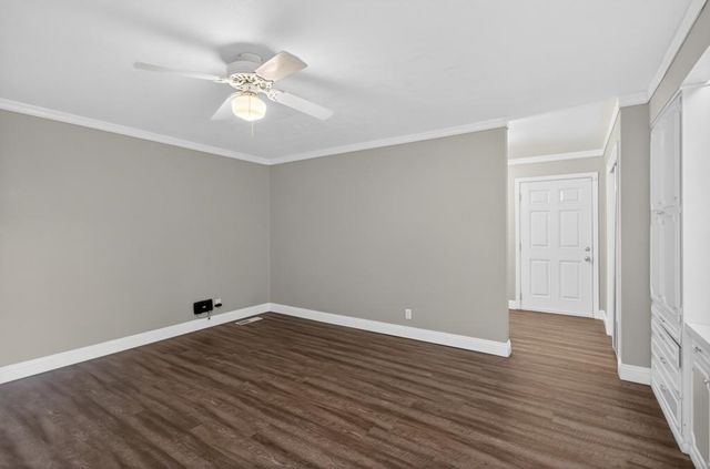 2595 American River Dr, Sacramento, CA 95864