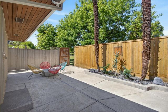 2595 American River Dr, Sacramento, CA 95864