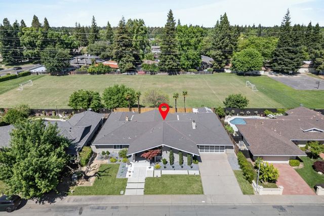 2595 American River Dr, Sacramento, CA 95864