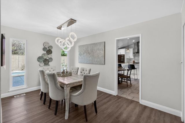 2595 American River Dr, Sacramento, CA 95864