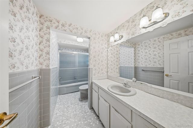 21767 Knudsen Drive, Grosse Ile Township, MI 48138