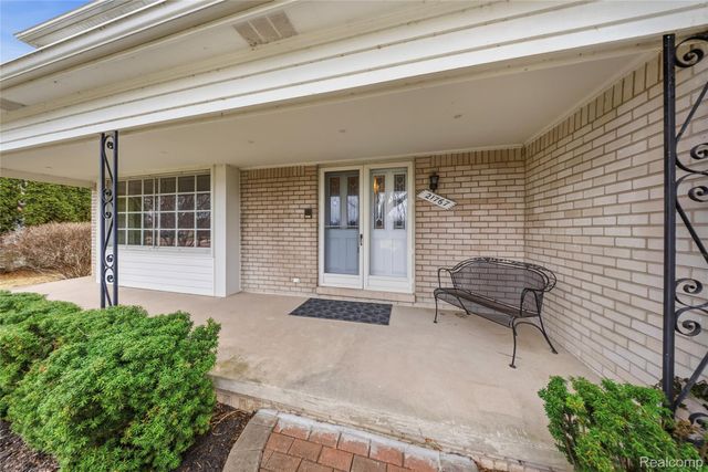 21767 Knudsen Drive, Grosse Ile Township, MI 48138