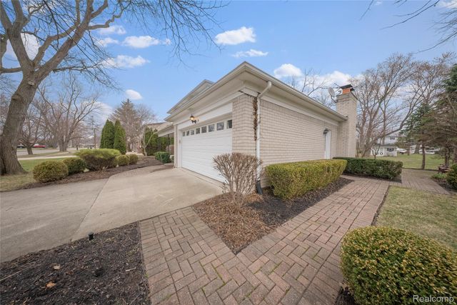 21767 Knudsen Drive, Grosse Ile Township, MI 48138