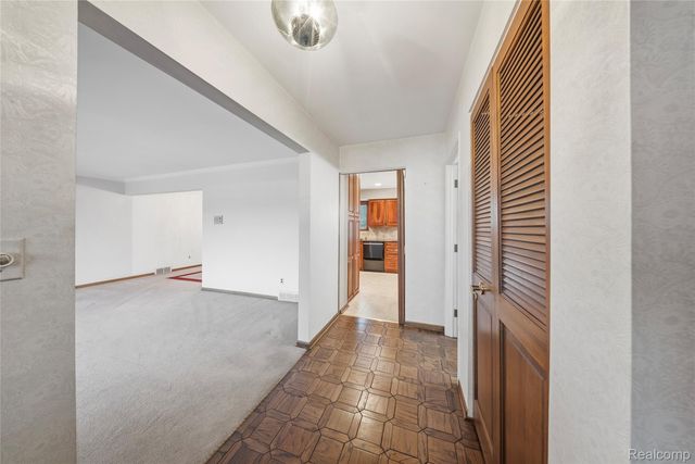 21767 Knudsen Drive, Grosse Ile Township, MI 48138