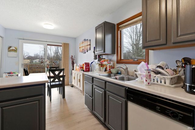 6115 Picacho Drive, Fort Wayne, IN 46825