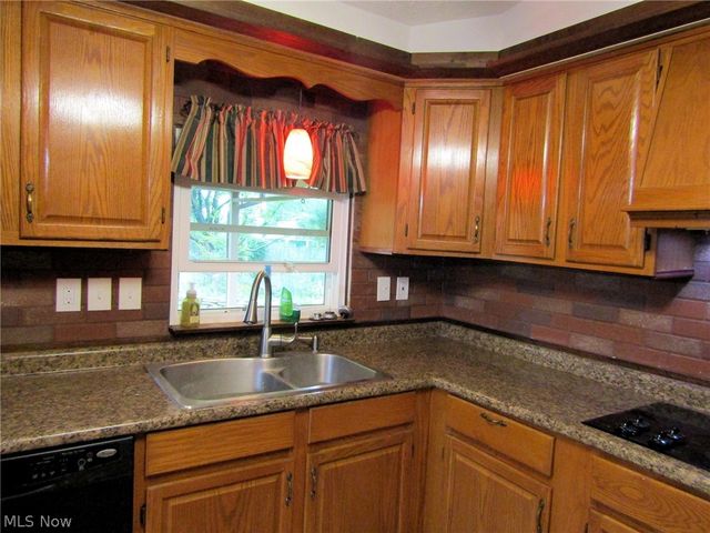 1921 Birch Trace Drive, Austintown, OH 44515