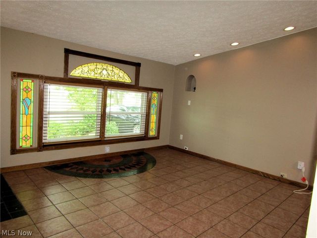 1921 Birch Trace Drive, Austintown, OH 44515
