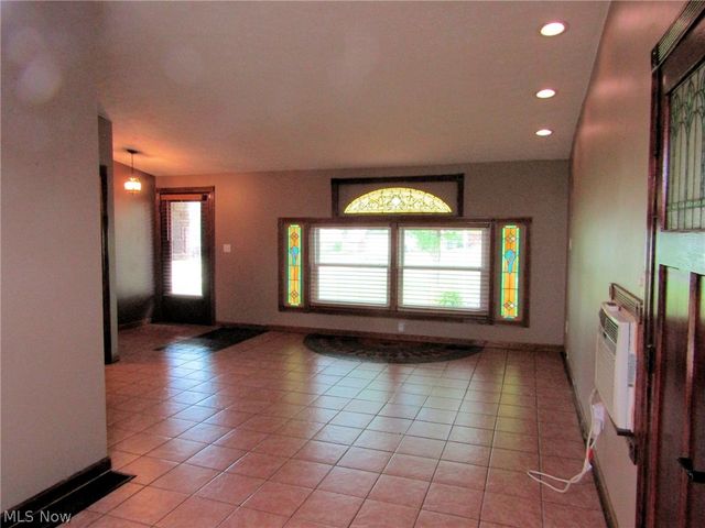 1921 Birch Trace Drive, Austintown, OH 44515