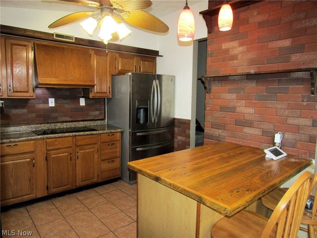 1921 Birch Trace Drive, Austintown, OH 44515