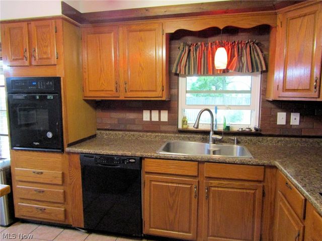 1921 Birch Trace Drive, Austintown, OH 44515