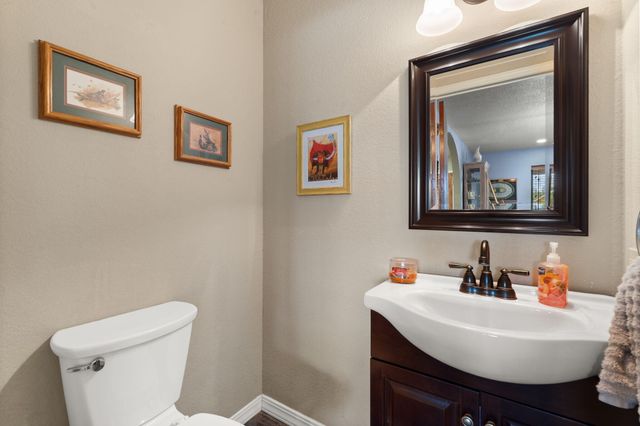 13 Vista De Las Cruces Road, Los Lunas, NM 87031