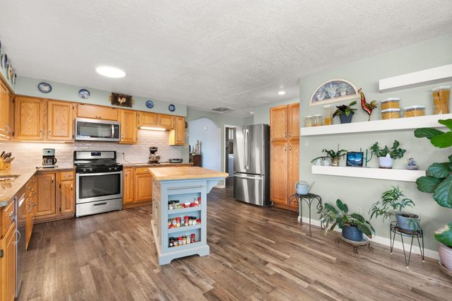 13 Vista De Las Cruces Road, Los Lunas, NM 87031