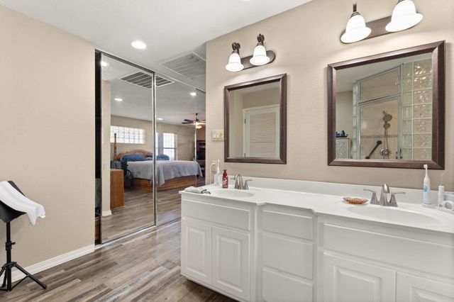 13 Vista De Las Cruces Road, Los Lunas, NM 87031