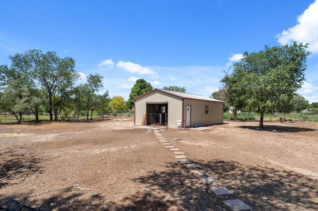 13 Vista De Las Cruces Road, Los Lunas, NM 87031