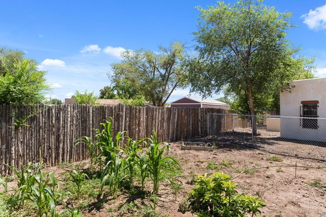 13 Vista De Las Cruces Road, Los Lunas, NM 87031