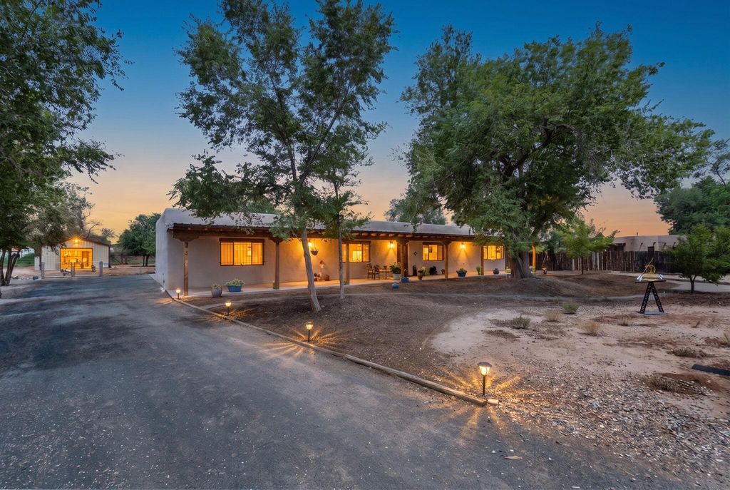 13 Vista De Las Cruces Road, Los Lunas, NM 87031