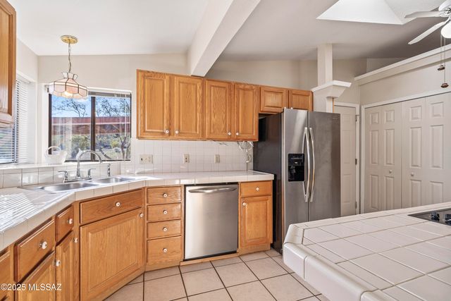 4421 N Calle Llanura, Tucson, AZ 85745