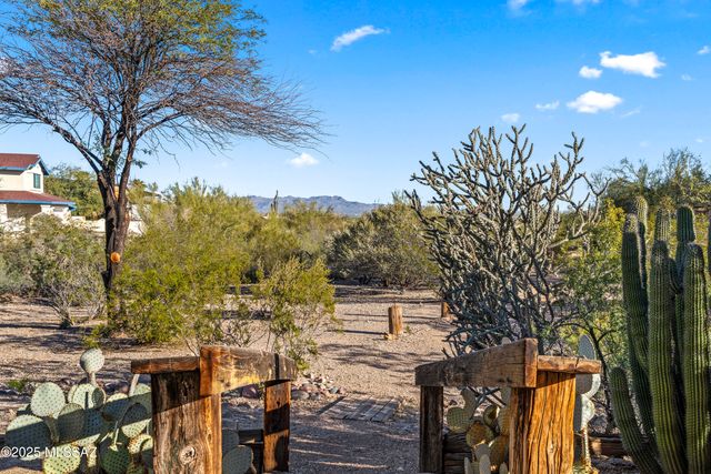 4421 N Calle Llanura, Tucson, AZ 85745