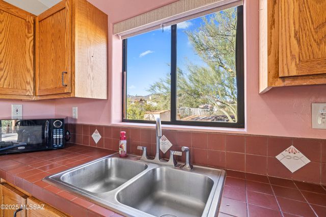 4421 N Calle Llanura, Tucson, AZ 85745