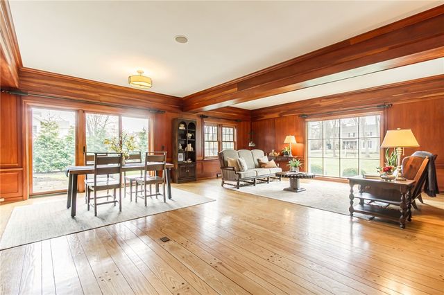 1 Stonegate Lane, Pittsford, NY 14534
