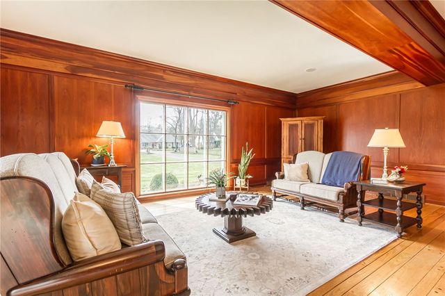 1 Stonegate Lane, Pittsford, NY 14534