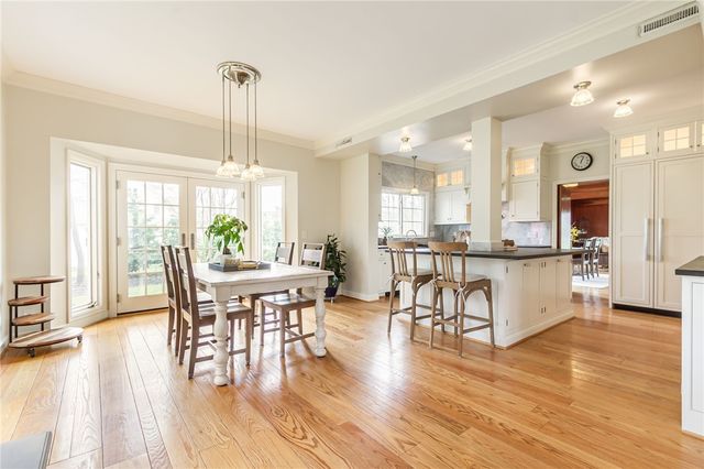 1 Stonegate Lane, Pittsford, NY 14534