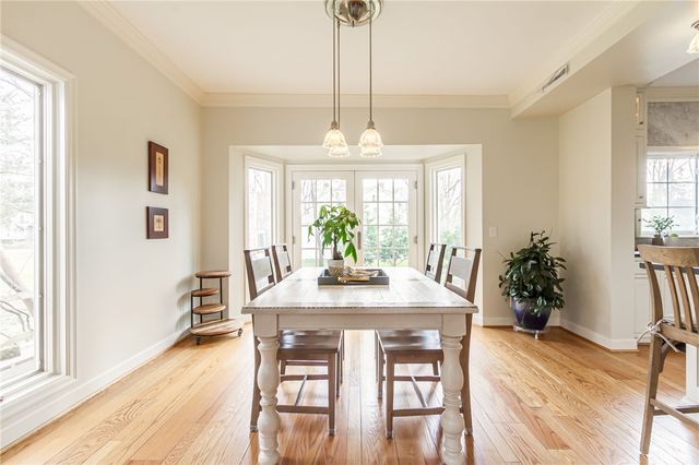 1 Stonegate Lane, Pittsford, NY 14534