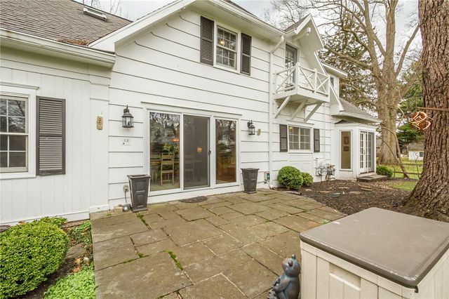 1 Stonegate Lane, Pittsford, NY 14534