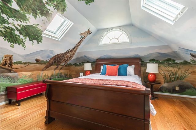 1 Stonegate Lane, Pittsford, NY 14534