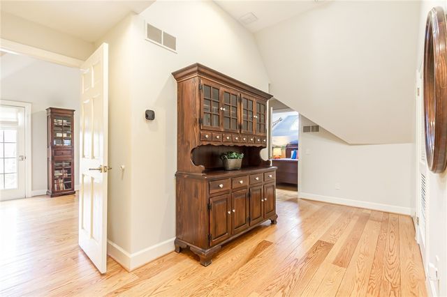 1 Stonegate Lane, Pittsford, NY 14534