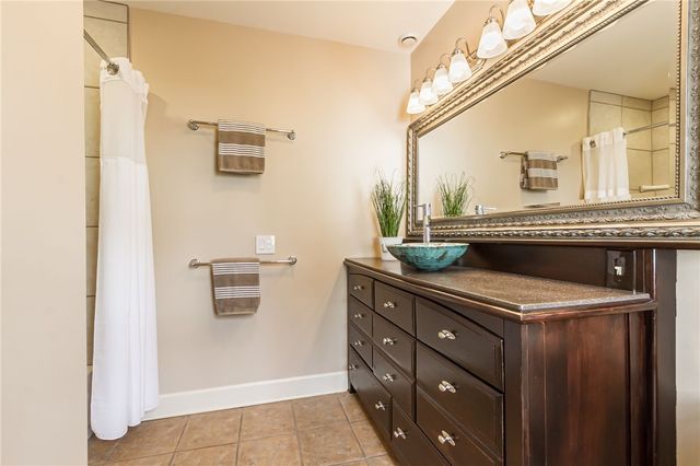 1 Stonegate Lane, Pittsford, NY 14534