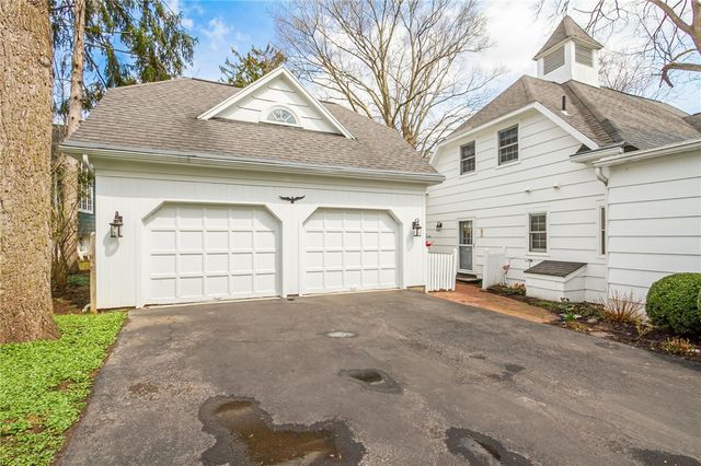 1 Stonegate Lane, Pittsford, NY 14534